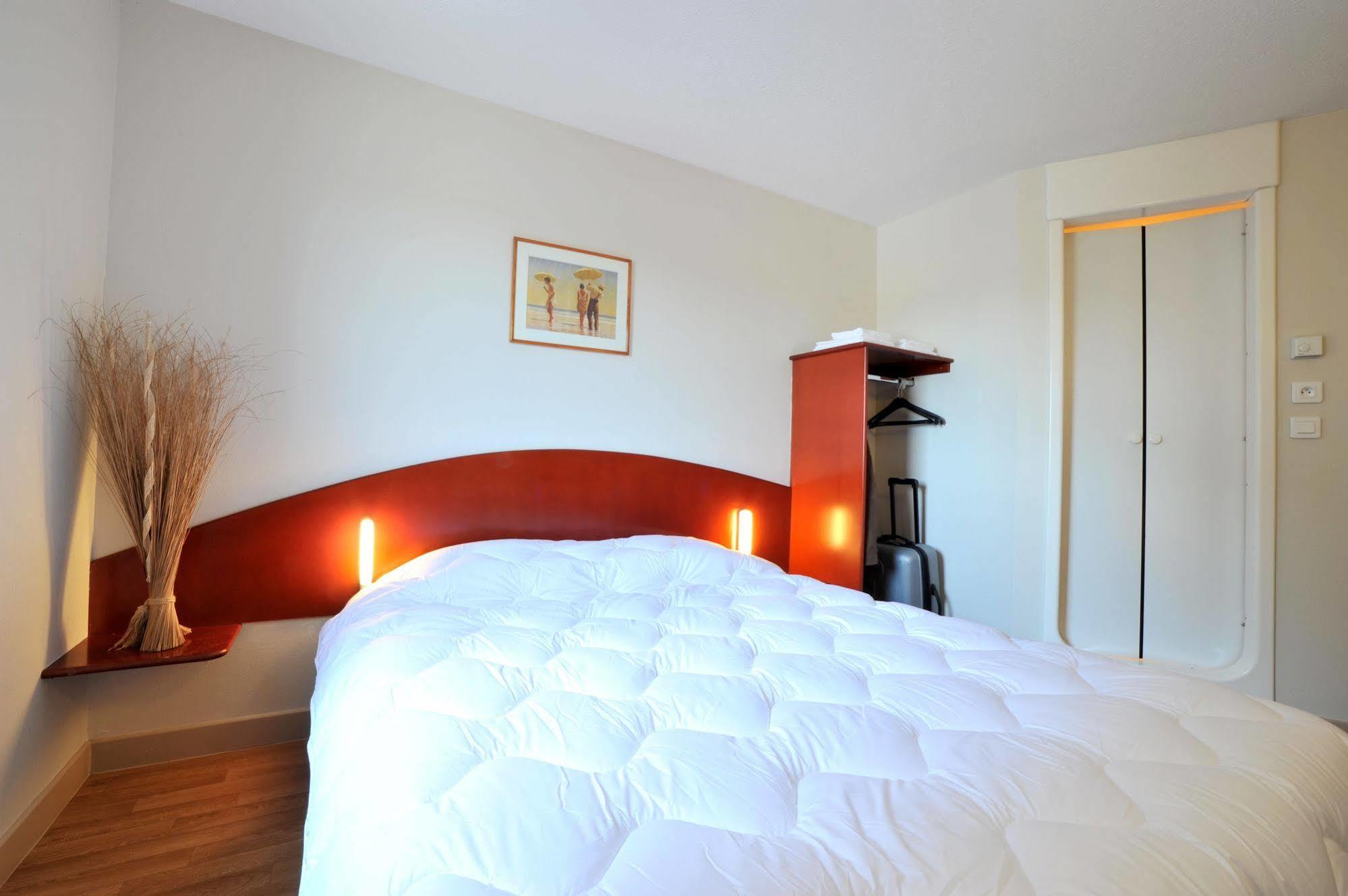 Hotel & Residence Site Du Futuroscope Jaunay-Clan ภายนอก รูปภาพ