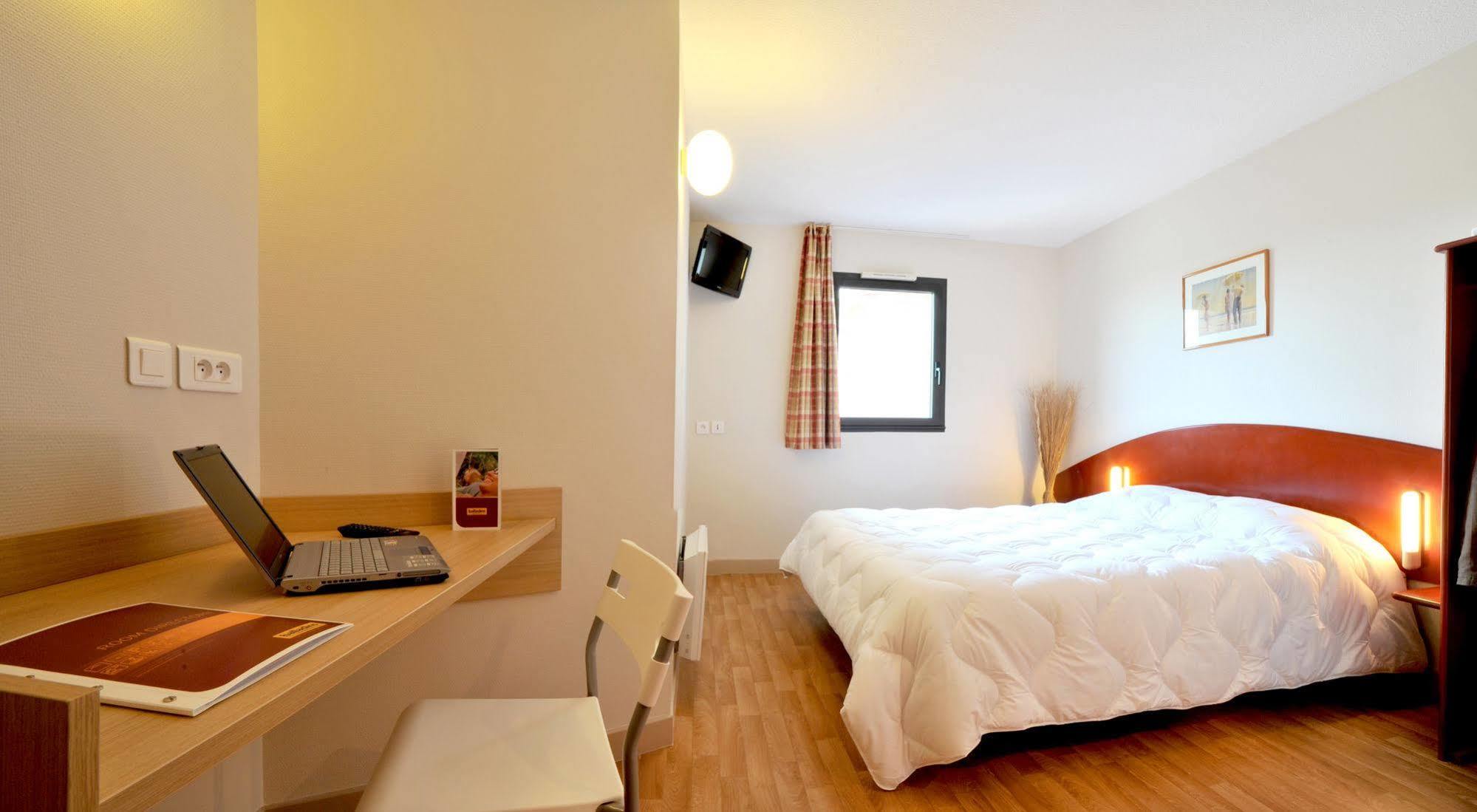 Hotel & Residence Site Du Futuroscope Jaunay-Clan ภายนอก รูปภาพ