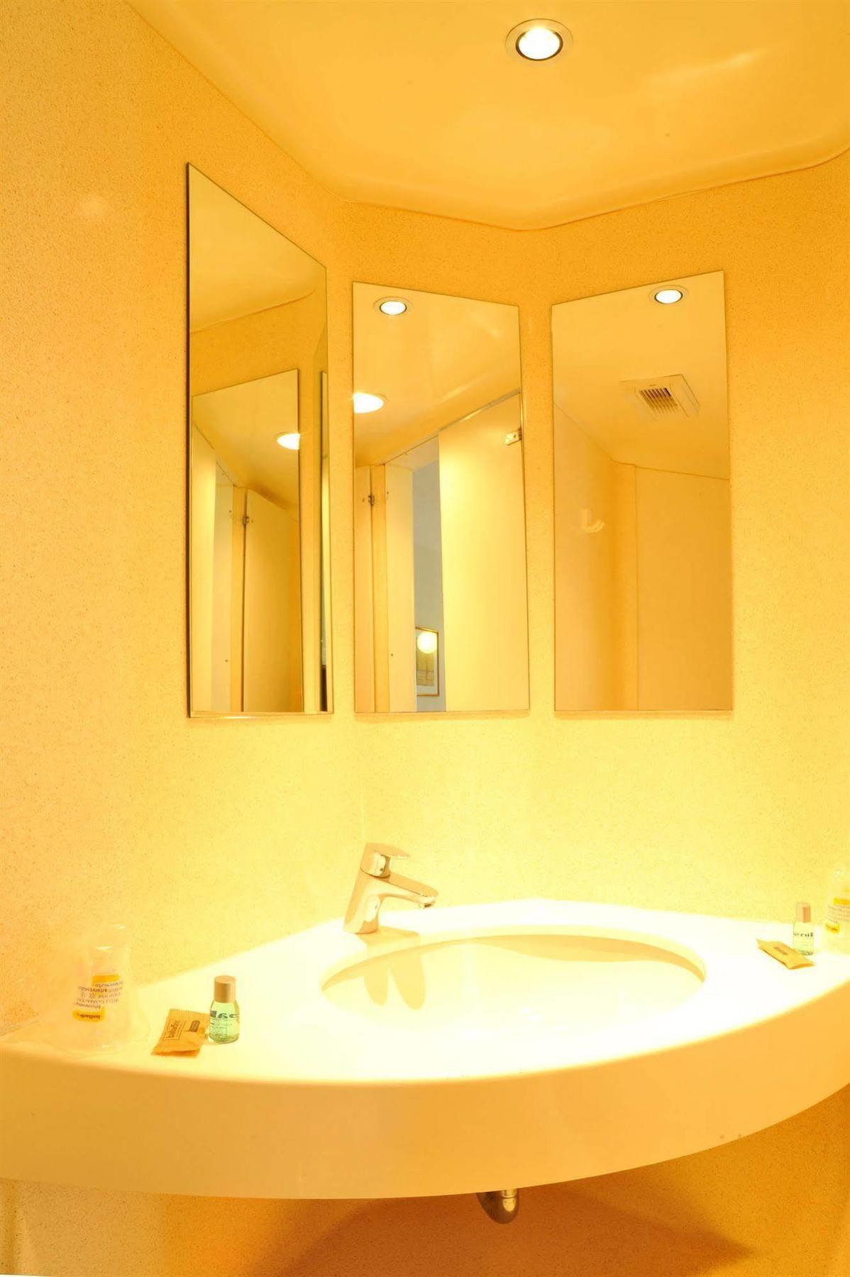 Hotel & Residence Site Du Futuroscope Jaunay-Clan ภายนอก รูปภาพ